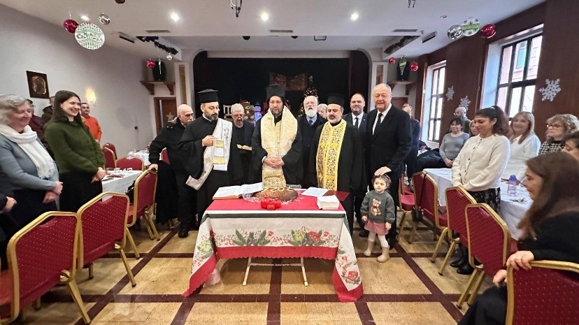 ΚΟΠΗ ΑΓΙΟΒΑΣΙΛΟΠΙΤΤΑΣ 
ΣΤΗΝ ΚΟΙΝΟΤΗΤΑ ΤΩΝ ΑΓΙΩΝ ΔΩΔΕΚΑ ΑΠΟΣΤΟΛΩΝ 
ΦΕΡΙΚΙΟΪ 